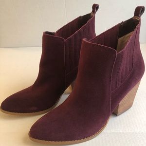 Crown Vintage, size 11, burgundy ankle boots